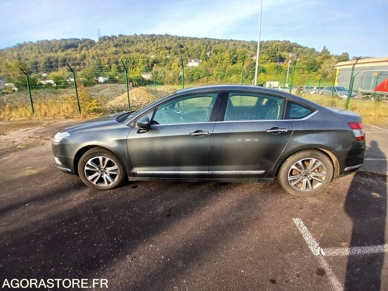 Citroën C5 – Diesel – 2016-204 763 km - Automobil: Foto 5 Citroën C5 – Diesel – 2016-204 763 km - Automobil: Foto 5