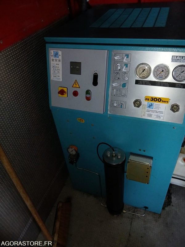 Compresseur HP air respirable BAUER MV120, avec rampe de gonflage 6 flexibles - Compresor de aer: Foto 2 Compresseur HP air respirable BAUER MV120, avec rampe de gonflage 6 flexibles - Compresor de aer: Foto 2