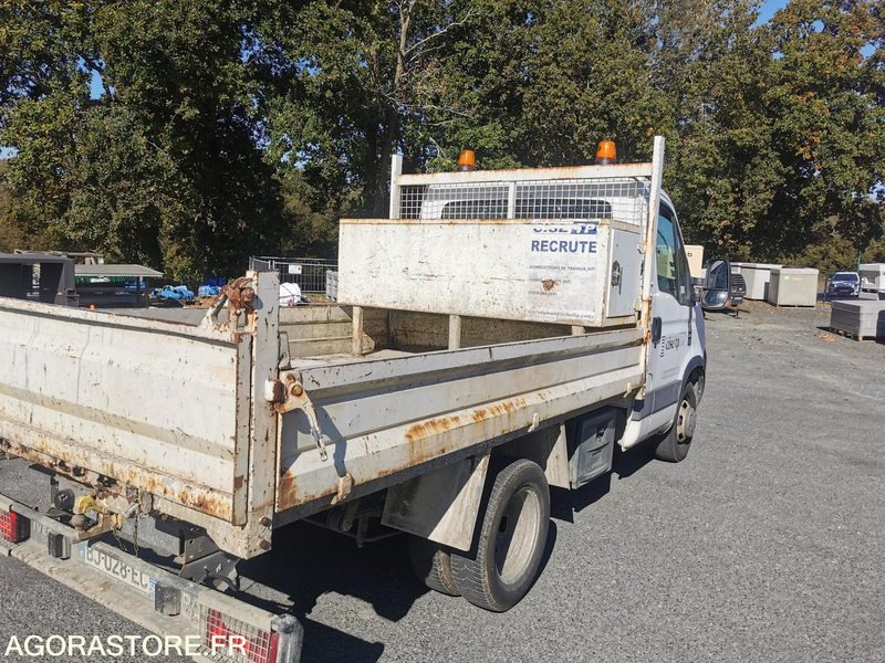 FOURGON BENNE - IVECO - DAILY 35C13 - 2011 / 264350 KM - BJ028EC - Autoutilitară basculantă: Foto 5 FOURGON BENNE - IVECO - DAILY 35C13 - 2011 / 264350 KM - BJ028EC - Autoutilitară basculantă: Foto 5