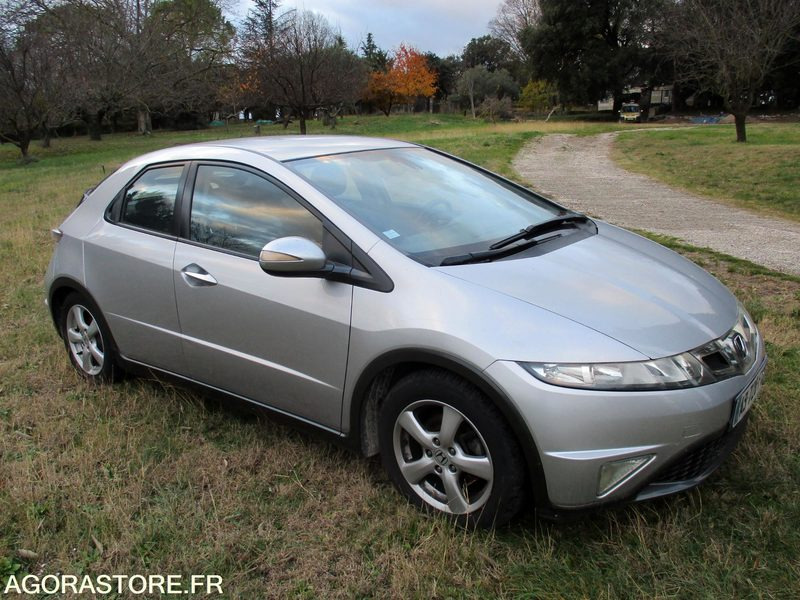 Honda Civic VIII 1.4i VTEC 100Cv Virtuose - Automobil: Foto 4 Honda Civic VIII 1.4i VTEC 100Cv Virtuose - Automobil: Foto 4