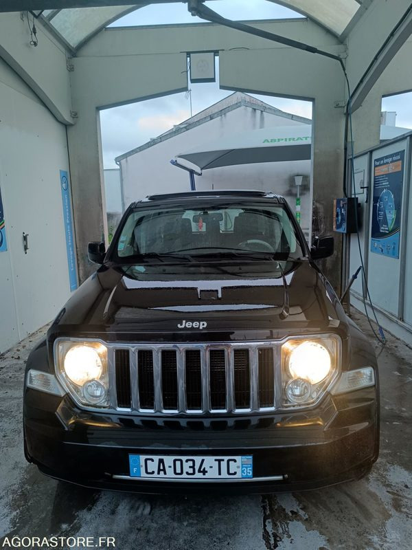Jeep Cherokee IV 2.8 CRD Jamboree - 2009 - 193 000 KM - Automobil: Foto 1 Jeep Cherokee IV 2.8 CRD Jamboree - 2009 - 193 000 KM - Automobil: Foto 1