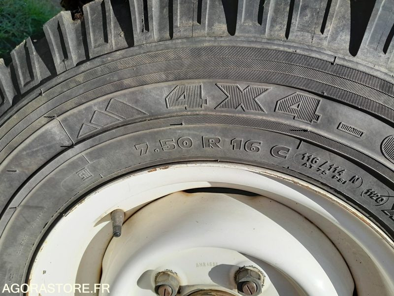 Land Rover Defender - 2005 - 120713kms - 8575SE58 - SUV: Foto 3 Land Rover Defender - 2005 - 120713kms - 8575SE58 - SUV: Foto 3