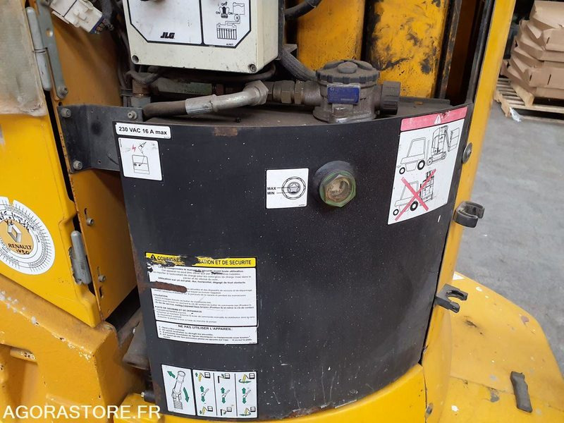 Nacelles à mât vertical GROVE TOUCAN 861 - Autopropulsată platformă: Foto 4 Nacelles à mât vertical GROVE TOUCAN 861 - Autopropulsată platformă: Foto 4