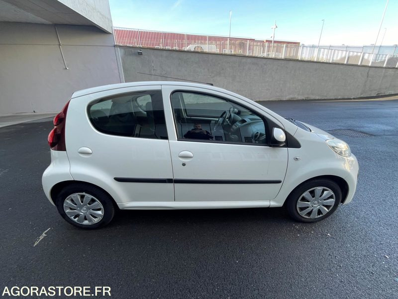 PEUGEOT 107 CZ-774-XE - Automobil: Foto 3 PEUGEOT 107 CZ-774-XE - Automobil: Foto 3