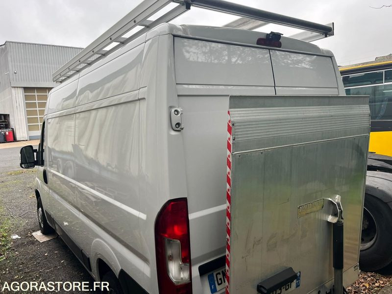 Peugeot Boxer 165CV L2H2 avec Hayon et Galerie - 2023 - 90000 Kms - Dubă: Foto 5 Peugeot Boxer 165CV L2H2 avec Hayon et Galerie - 2023 - 90000 Kms - Dubă: Foto 5