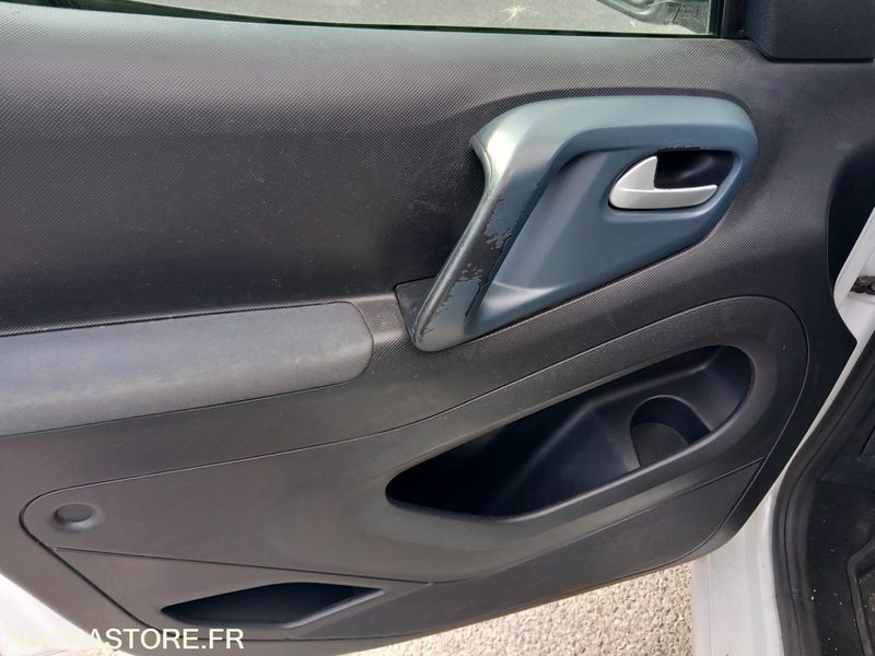 Autoutilitară compactă Peugeot Partner BL028QY: Foto 14 Autoutilitară compactă Peugeot Partner BL028QY: Foto 14