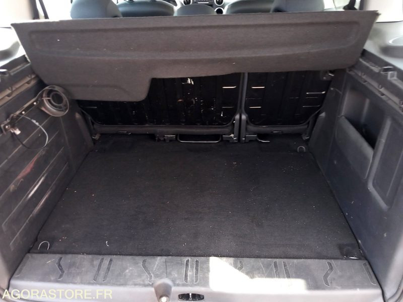 Autoutilitară compactă Peugeot Partner BL028QY: Foto 7 Autoutilitară compactă Peugeot Partner BL028QY: Foto 7