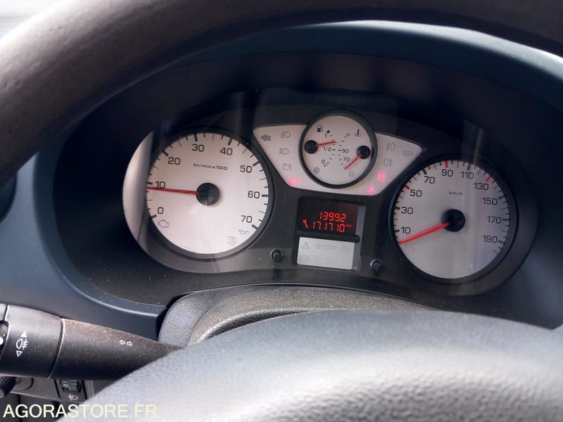 Autoutilitară compactă Peugeot Partner BL028QY: Foto 9 Autoutilitară compactă Peugeot Partner BL028QY: Foto 9