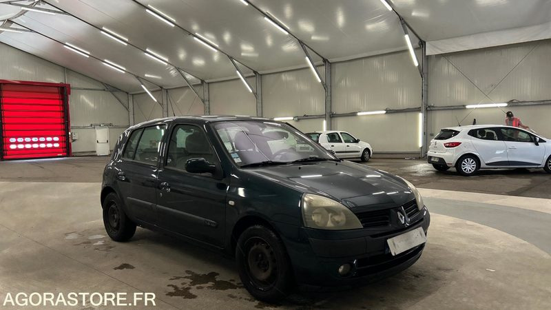 RENAULT-CLIO- 1.4-16V-EXTRÊME-ESSENCE-154073KMS - Automobil: Foto 4 RENAULT-CLIO- 1.4-16V-EXTRÊME-ESSENCE-154073KMS - Automobil: Foto 4