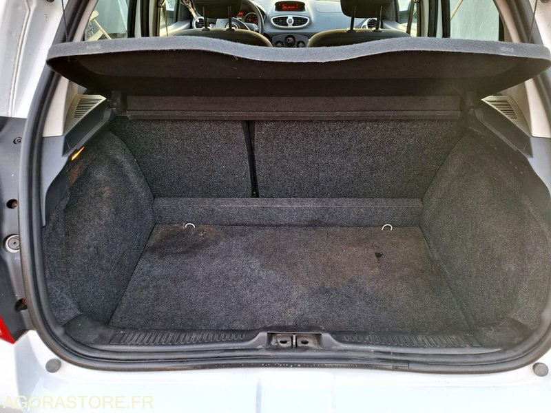 Automobil RENAULT CLIO3 Phase2 _ 3 places _ Diesel 1.5DCI: Foto 7 Automobil RENAULT CLIO3 Phase2 _ 3 places _ Diesel 1.5DCI: Foto 7