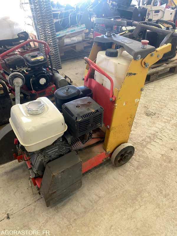 SCIE A SOL HUSQVARNA FS400LCV - 450 mm - Echipamente de constructii: Foto 1 SCIE A SOL HUSQVARNA FS400LCV - 450 mm - Echipamente de constructii: Foto 1