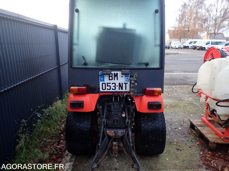 TRACTEUR KUBOTA BX2350 - Tractor agricol: Foto 4 TRACTEUR KUBOTA BX2350 - Tractor agricol: Foto 4
