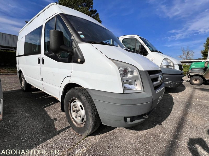 UTILITAIRE FORD TRANSIT - 2011 / 160 000 KM - MOTEUR HS - Dubă: Foto 2 UTILITAIRE FORD TRANSIT - 2011 / 160 000 KM - MOTEUR HS - Dubă: Foto 2