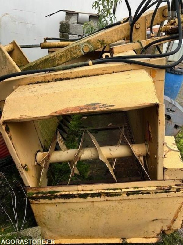 DESILEUSE LUCAS - Utilaje agricole: Foto 3 DESILEUSE LUCAS - Utilaje agricole: Foto 3