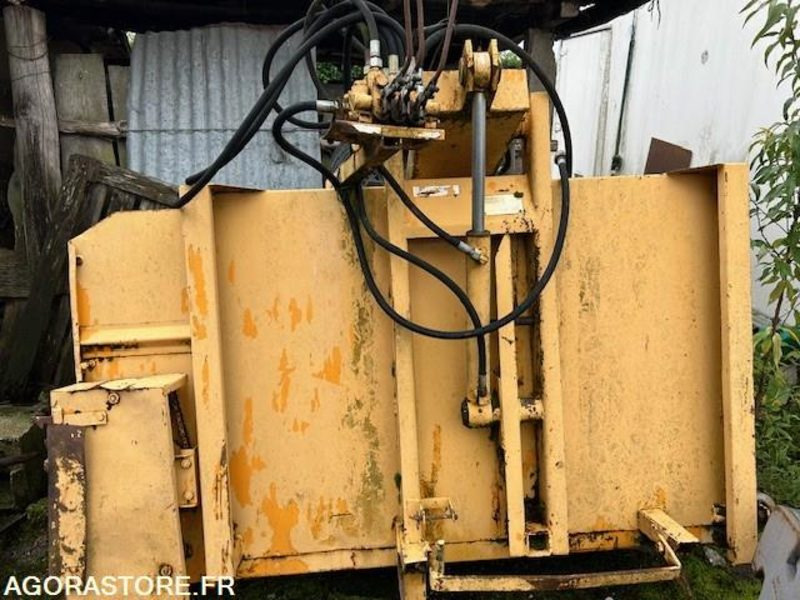 DESILEUSE LUCAS - Utilaje agricole: Foto 1 DESILEUSE LUCAS - Utilaje agricole: Foto 1