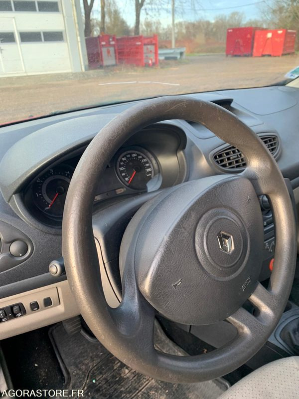 VL RENAULT CLIO3 3739ZH76 - Automobil: Foto 5 VL RENAULT CLIO3 3739ZH76 - Automobil: Foto 5