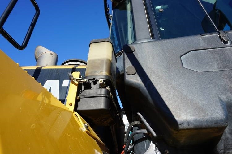 Încărcător frontal pe pneuri CAT 966K: Foto 13