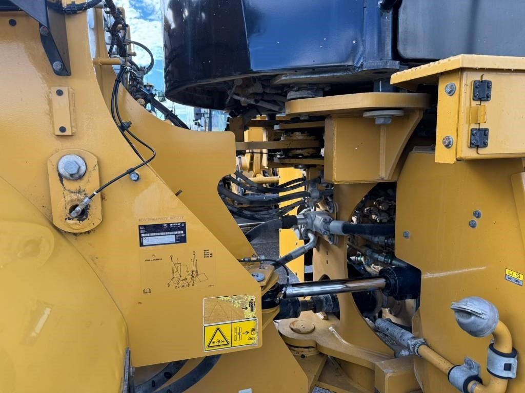 Încărcător frontal pe pneuri CAT 966M: Foto 12 Încărcător frontal pe pneuri CAT 966M: Foto 12