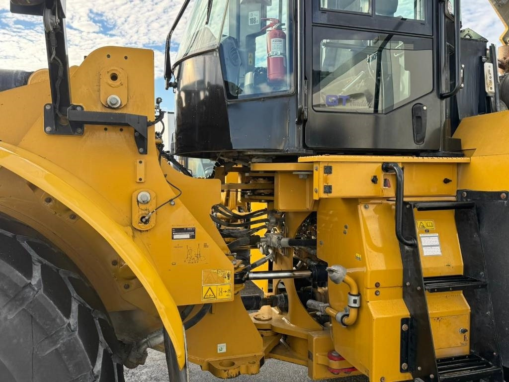 CAT 966M - Încărcător frontal pe pneuri: Foto 4 CAT 966M - Încărcător frontal pe pneuri: Foto 4