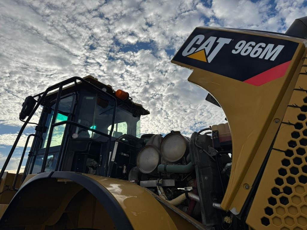 Încărcător frontal pe pneuri CAT 966M: Foto 21 Încărcător frontal pe pneuri CAT 966M: Foto 21