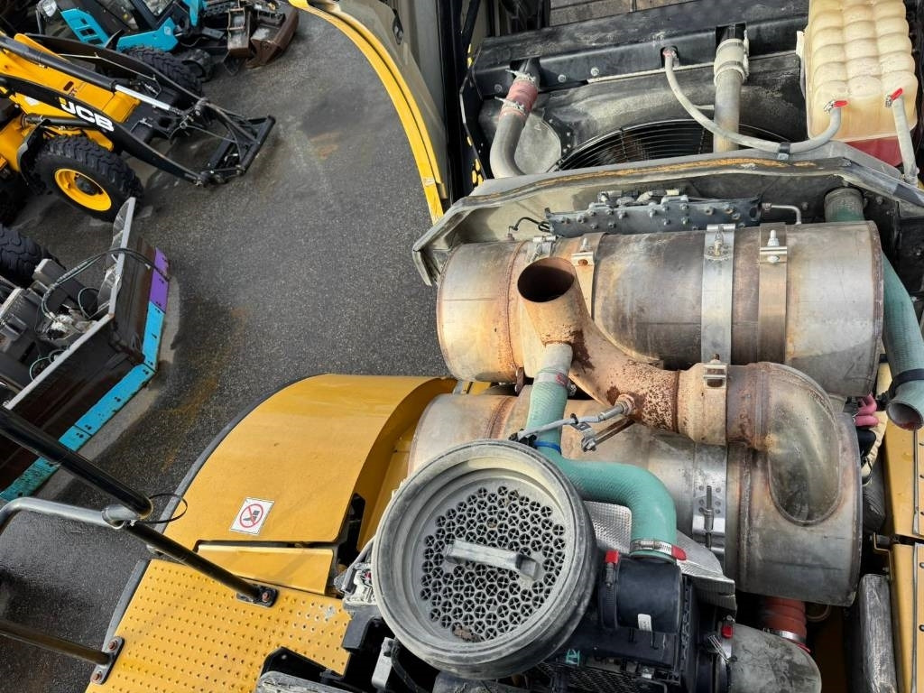 Încărcător frontal pe pneuri CAT 966M: Foto 10 Încărcător frontal pe pneuri CAT 966M: Foto 10