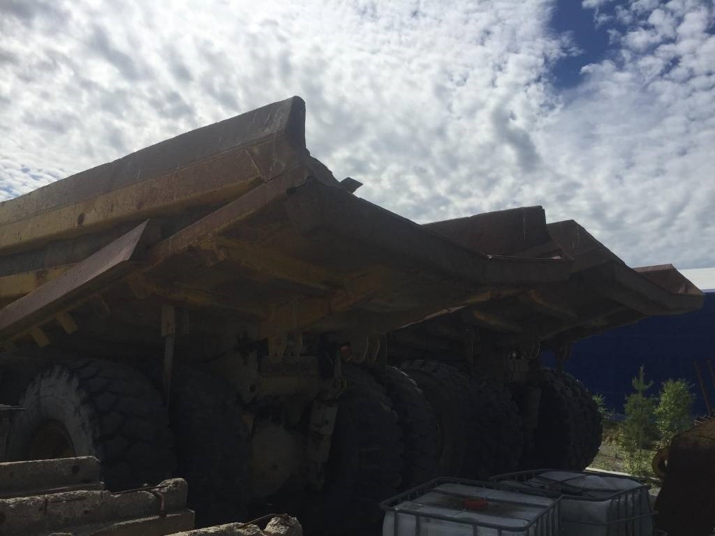 Komatsu HD 465-5 - Camion minier: Foto 5 Komatsu HD 465-5 - Camion minier: Foto 5