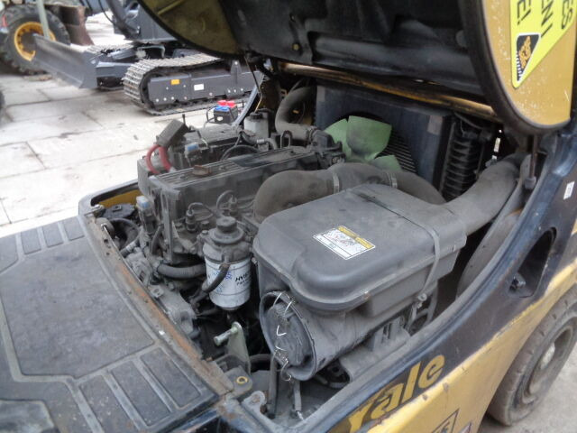 Yale GDP 35 VX - Motostivuitor: Foto 2 Yale GDP 35 VX - Motostivuitor: Foto 2