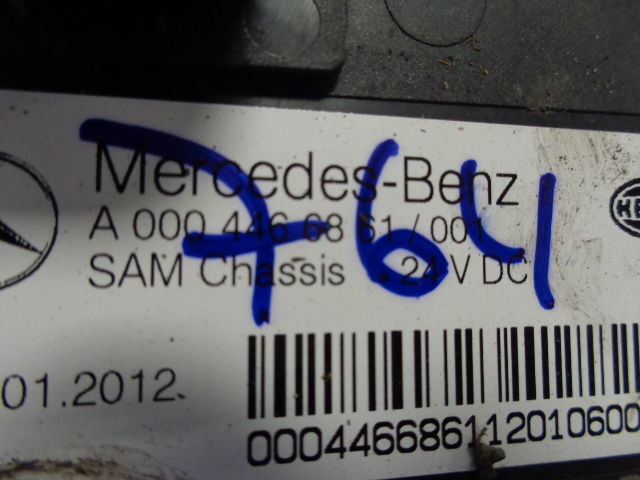 Mercedes-Benz MP4 control unit HELLA - Calculator de bord pentru Camion: Foto 2 Mercedes-Benz MP4 control unit HELLA - Calculator de bord pentru Camion: Foto 2