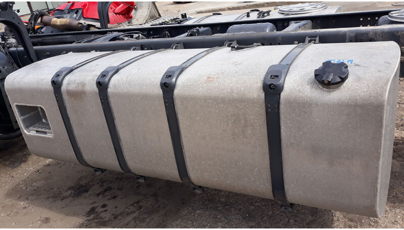 Scania R - Rezervor combustibil pentru Camion: Foto 1 Scania R - Rezervor combustibil pentru Camion: Foto 1