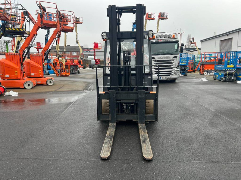 Doosan B50X5 5T 6m Triplex non-marking (1841) - Electrostivuitor: Foto 4 Doosan B50X5 5T 6m Triplex non-marking (1841) - Electrostivuitor: Foto 4