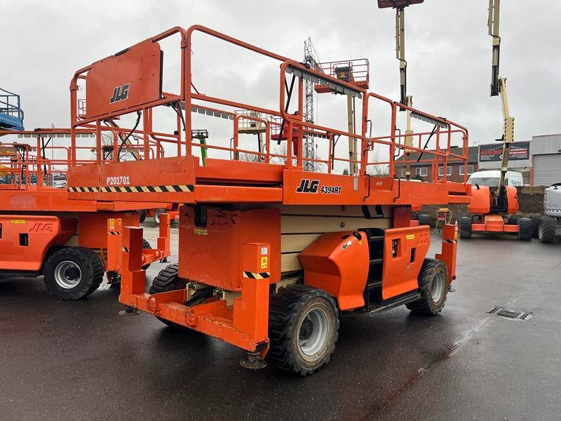 JLG 4394 RT diesel 4x4 15m (1747) - Platforma foarfeca: Foto 3 JLG 4394 RT diesel 4x4 15m (1747) - Platforma foarfeca: Foto 3