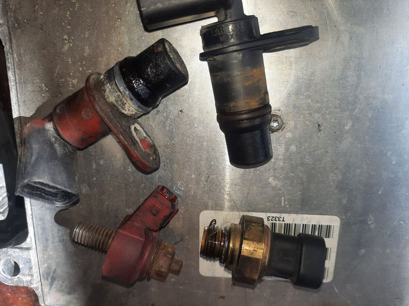 Cummins 239Kvt - Calculator de bord: Foto 4 Cummins 239Kvt - Calculator de bord: Foto 4