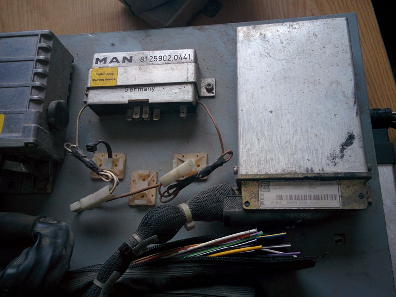 MAN ABS 0265150315 . 0206000008 - Calculator de bord: Foto 2 MAN ABS 0265150315 . 0206000008 - Calculator de bord: Foto 2