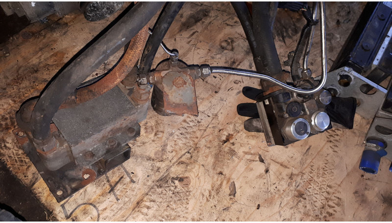 MAN FALCON A2004 - 200BAR - Supapă: Foto 4 MAN FALCON A2004 - 200BAR - Supapă: Foto 4