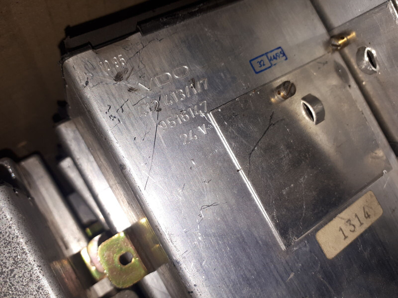 Calculator de bord MAN VDO A2C53044389 . 81.25805.7038 .412.413.1.2.: Foto 7