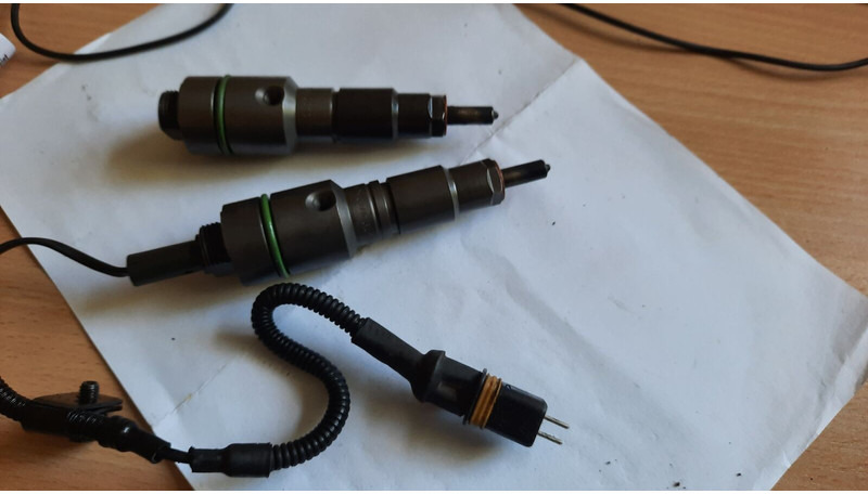 MAN мерседес -192NN9 - Filtru de combustibil: Foto 2 MAN мерседес -192NN9 - Filtru de combustibil: Foto 2