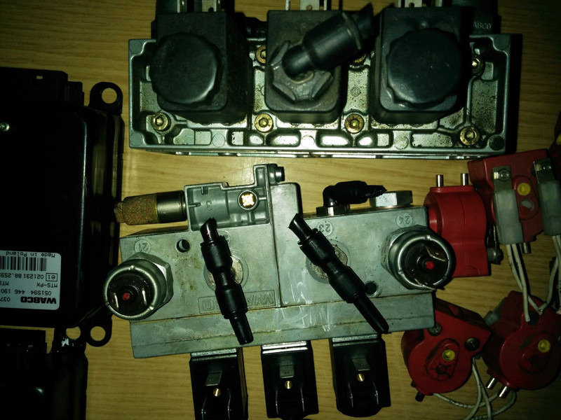 Mercedes-Benz закрытия двери BOSCH 0481500007 - Piesă de schimb: Foto 4 Mercedes-Benz закрытия двери BOSCH 0481500007 - Piesă de schimb: Foto 4