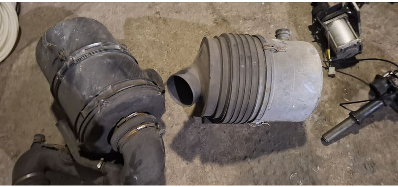 Volvo B12 - Sistem de admisie: Foto 1 Volvo B12 - Sistem de admisie: Foto 1