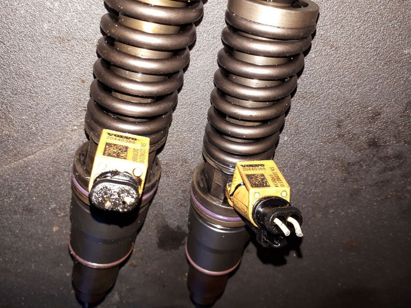 Volvo DCOOBF / Scania / D10a. D7a . D7C - Filtru de combustibil: Foto 2 Volvo DCOOBF / Scania / D10a. D7a . D7C - Filtru de combustibil: Foto 2