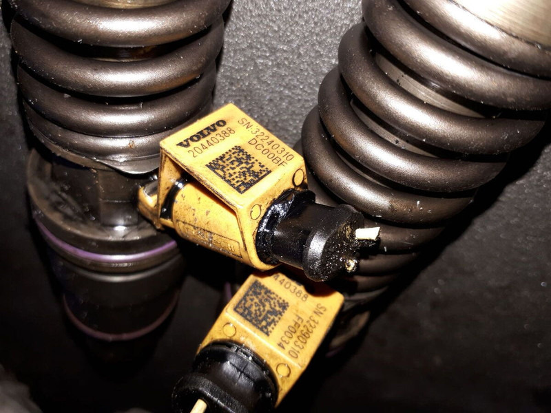 Volvo DCOOBF / Scania / D10a. D7a . D7C - Filtru de combustibil: Foto 1 Volvo DCOOBF / Scania / D10a. D7a . D7C - Filtru de combustibil: Foto 1