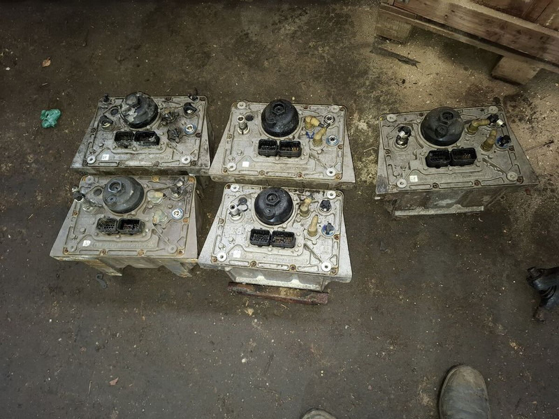 Volvo Помпа подкачки АБЛУ Б12 с подкачкой - Filtru de combustibil: Foto 1 Volvo Помпа подкачки АБЛУ Б12 с подкачкой - Filtru de combustibil: Foto 1