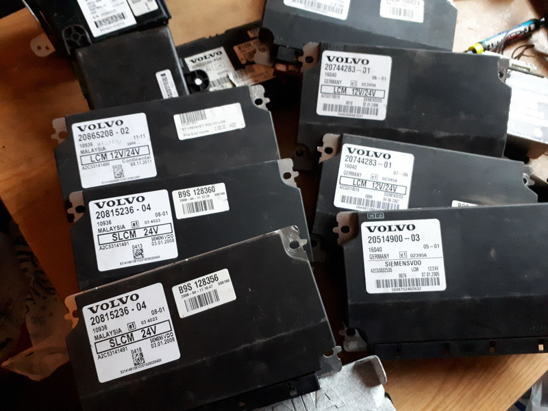 Volvo Siemts VDO 20514900-03 20569213-P03. 20744283-01. 20865208-02. - Calculator de bord: Foto 1 Volvo Siemts VDO 20514900-03 20569213-P03. 20744283-01. 20865208-02. - Calculator de bord: Foto 1