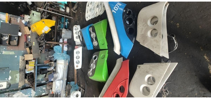 Volvo магнетолы . B12 . Ивеко - Bară de protecție: Foto 2 Volvo магнетолы . B12 . Ивеко - Bară de protecție: Foto 2