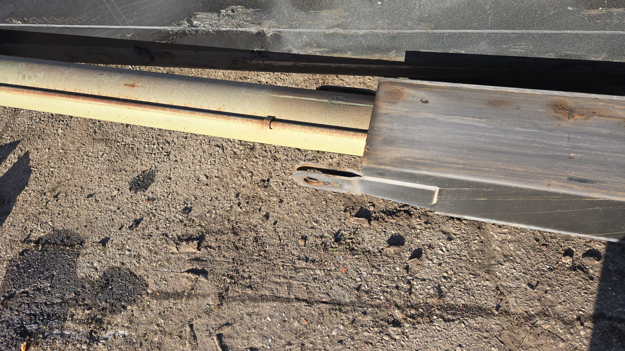 Tadano RTF40-3 - Cilindru hidraulic pentru Macara tot teren: Foto 3 Tadano RTF40-3 - Cilindru hidraulic pentru Macara tot teren: Foto 3