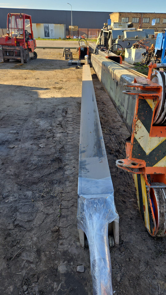 Tadano RTF40-3 - Cilindru hidraulic pentru Macara tot teren: Foto 1 Tadano RTF40-3 - Cilindru hidraulic pentru Macara tot teren: Foto 1