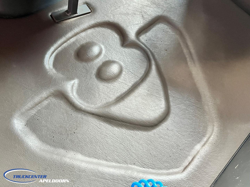 Cap tractor Scania T560 Longline, 6x2 Boogie, Retarder, Torpedo - Hauber - T serie: Foto 16