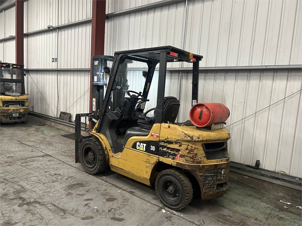 CAT GP30NT - Stivuitor GPL: Foto 3 CAT GP30NT - Stivuitor GPL: Foto 3