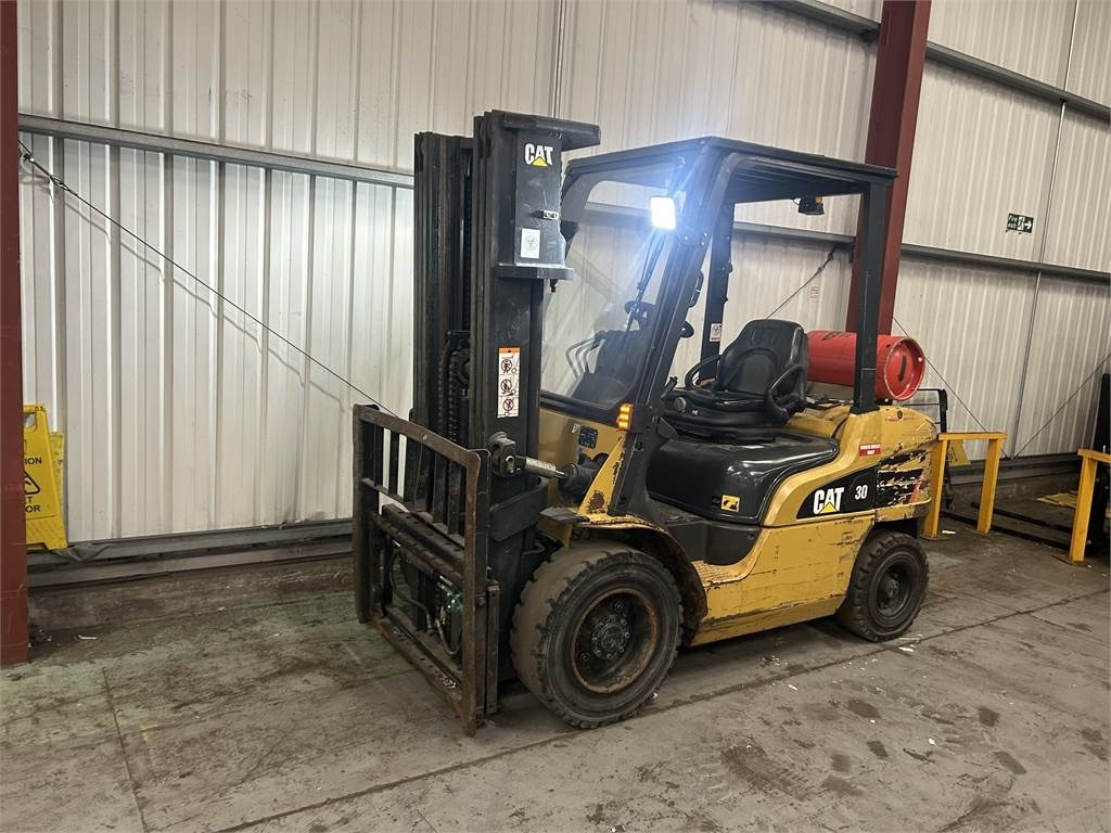 CAT GP30NT - Stivuitor GPL: Foto 2 CAT GP30NT - Stivuitor GPL: Foto 2