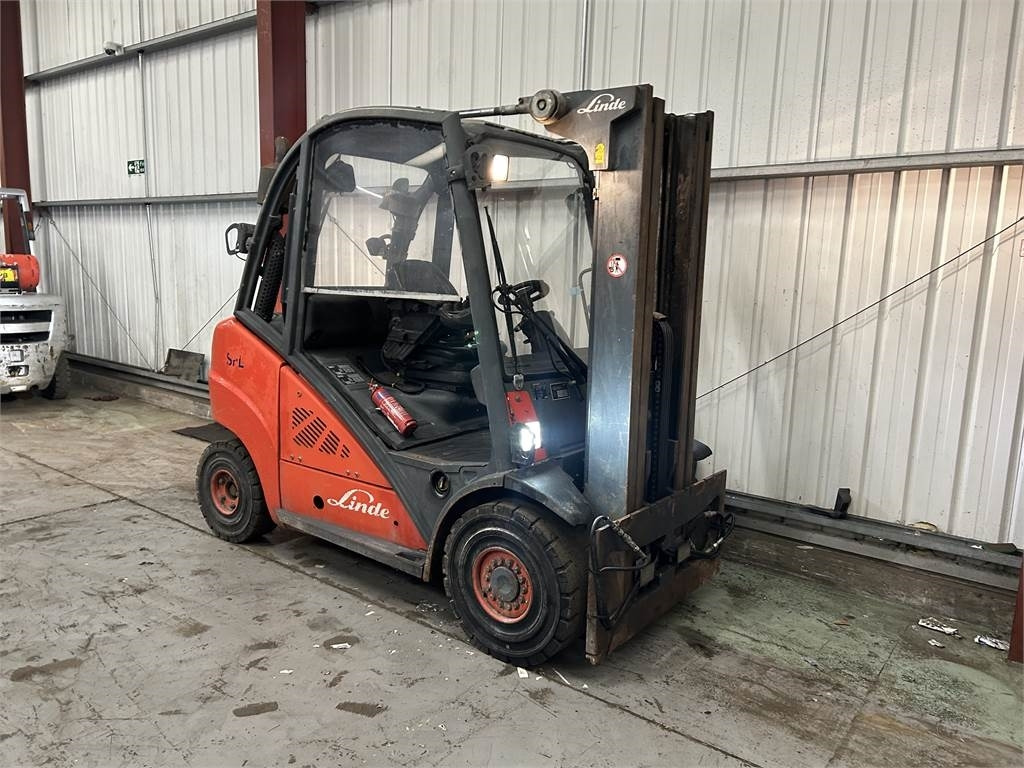 Linde H30D - Stivuitor diesel: Foto 4 Linde H30D - Stivuitor diesel: Foto 4