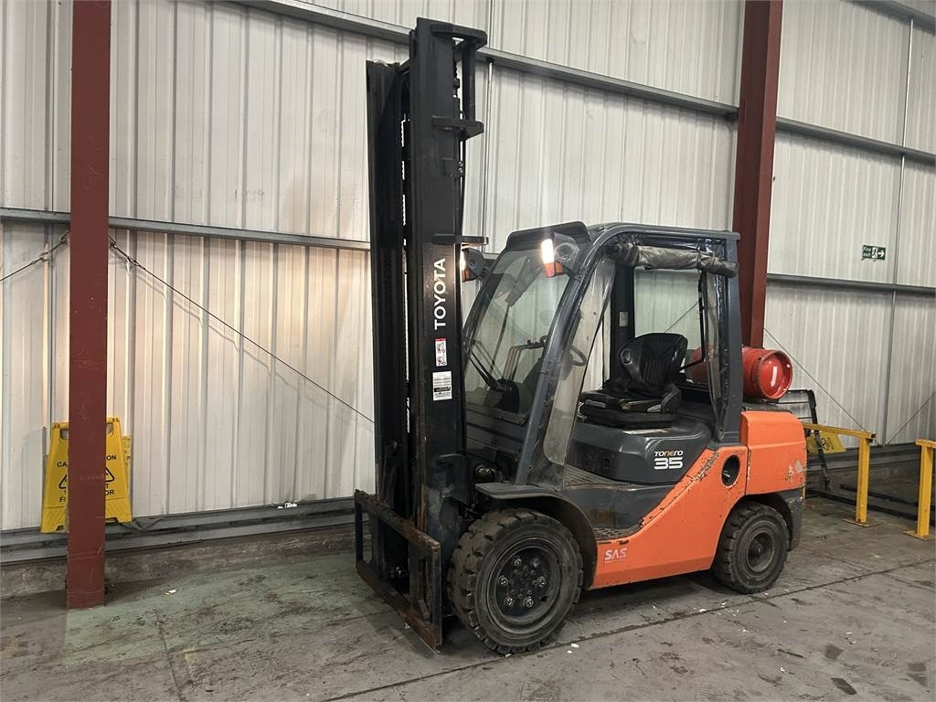 Toyota 02-8FGJF35 - Stivuitor GPL: Foto 2 Toyota 02-8FGJF35 - Stivuitor GPL: Foto 2